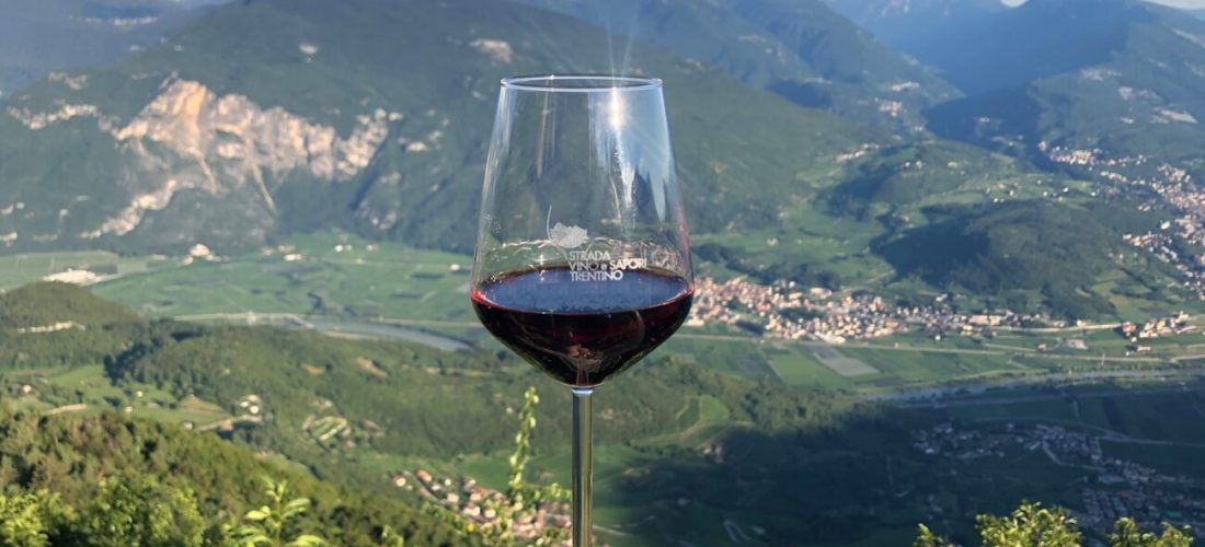 A-tutto-Marzemino-il-Trentino-si-veste-di-rosso-con-la-Strada-del-Vino-e-dei-Sapori-1 A-tutto-Marzemino-il-Trentino-si-veste-di-rosso-con-la-Strada-del-Vino-e-dei-Sapori-1