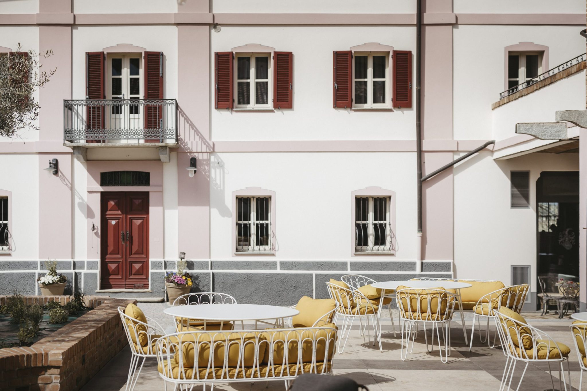 ALMARANTO CORTILE 1