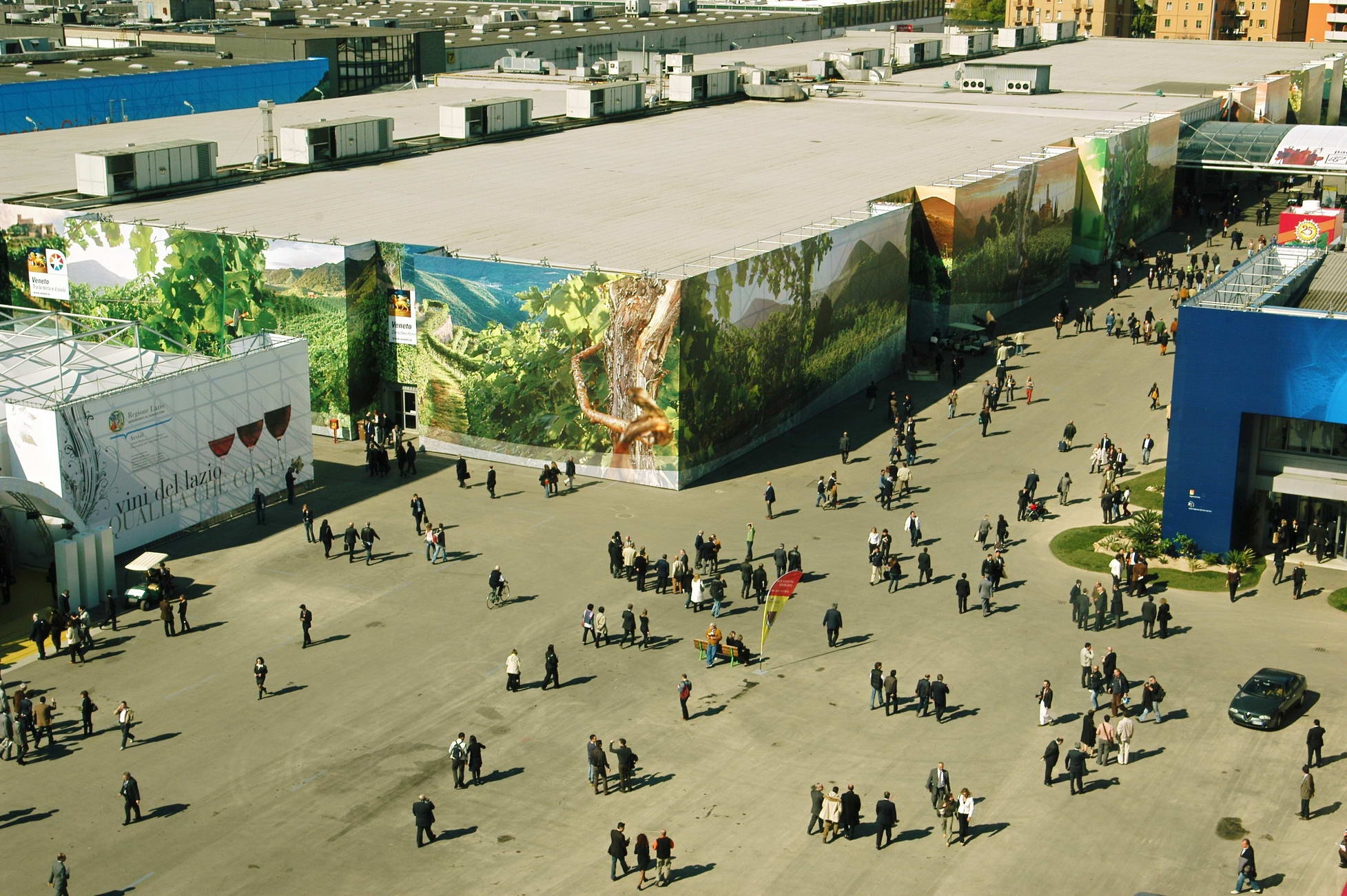 Vinitaly,_vista_dei_padiglioni_dall'alto